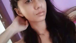 Gadis Desai Telanjang Bugil Pose Seksi