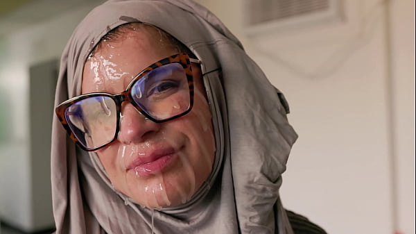Wanita Berhijab Beraksi – Ibu Rumah Tangga Amerika Dihardik Di Wajah