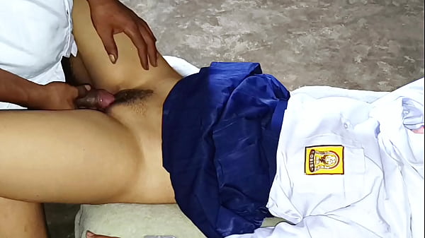 Gadis Sekolah Indonesia Beraksi Mesra Di Kamar Kos