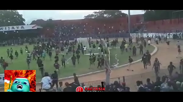 Gila! Suporter Indonesia Bakar Stadion Dengan Amukan Budaya Baku Hantam