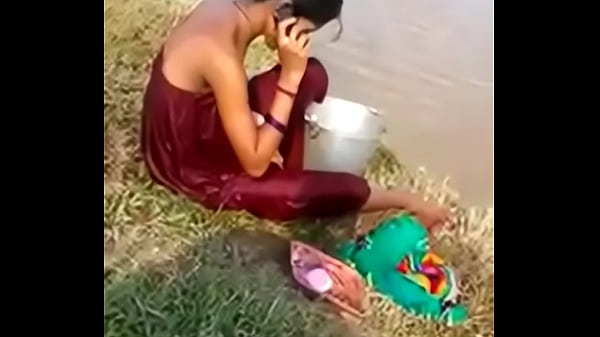 Desi Bhabhi Telanjang Di Tempat Terbuka