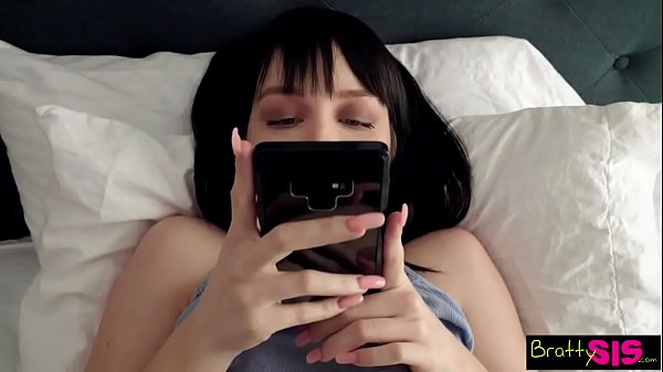 “kontol Ini Punyamu?” Adik Tiri Dihajar Ganas Setelah Nemuin Foto Penis Kakak Tirinya S13:e6