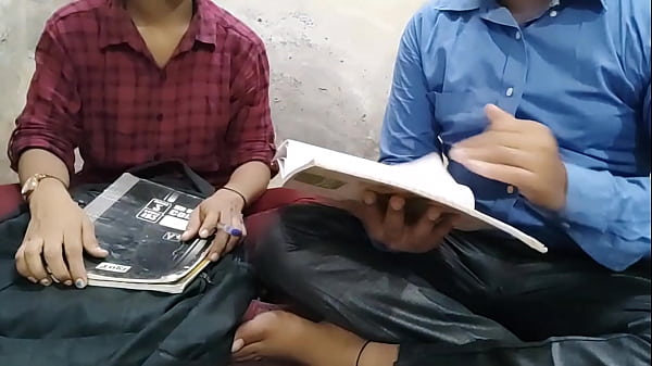 कॉलेज की छात्रा को पढ़ाई में लापरवाही की सजा देते हुए शिक्षक ने जमकर चोदा