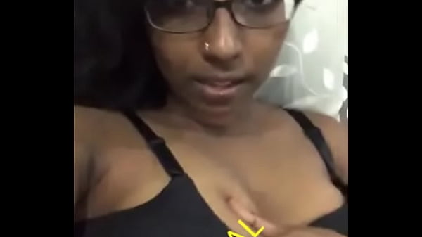 Gadis Desi Yang Menggoda Dan Penuh Gairah