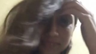 Video Mahasiswi Perawan India Angkat Kaus