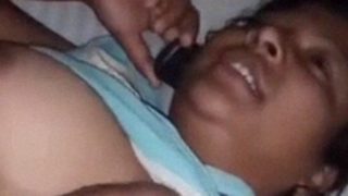 Video Panas Cewek India Montok Lagi Telponan Sambil Digituin