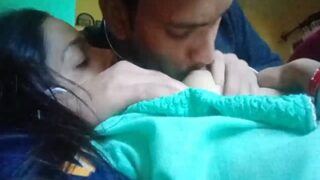 Jilatan Mesra Di Payudara Istri Seksi Teman Yang Menggoda