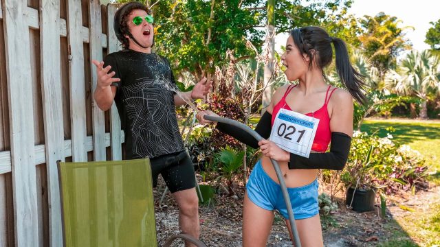 Maya Bijou Digoda Pelatihnya, Robby Echo, Dalam Latihan Maraton Yang Panas Dan Penuh Gairah