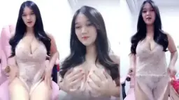 Pamer Belahan Dada Dan Goyangan Montok Miss Sheeila