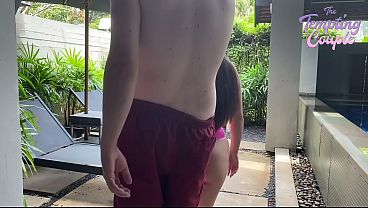 Gadis Thailand Menggoda Klien Bule Berkekuatan Besar Untuk Oral, Bercinta, Dan Semburan Panas!