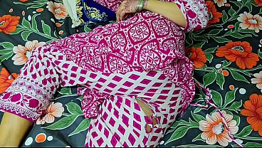 Ibu Tiri Celana Sobek, Anak Tiri Ngewe Memek Bundar Montok.