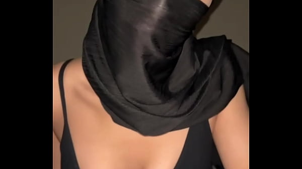 Ini Dia, Boobs Paling Hot Ala Cewek Arab, Muslim, Jilbab Yang Bikin Ngiler!