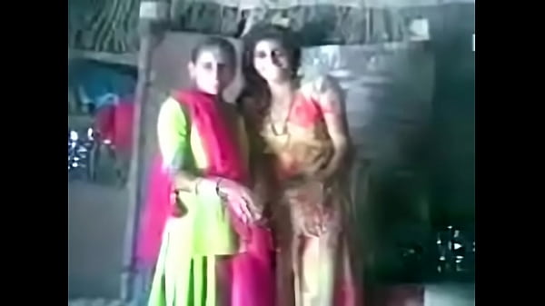 Asyiknya Main Lesbi Desi