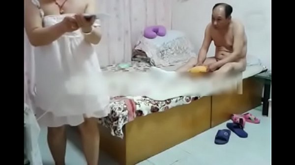 Gadis Tionghoa Dan Kekasihnya Berasyik-masyauk Di Kamar Hotel