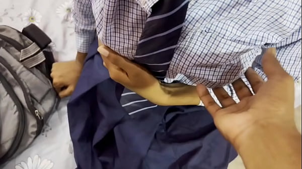 Desi Cewek Sekolah Perawan Digebukin Brutal Berbagai Gaya Di Rumahnya (audio Hindi)