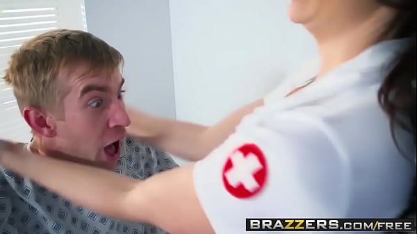 Petualangan Panas Dokter: Chanel Preston & Veruca James Dalam Adegan Sensual