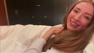 Tidur Satu Ranjang Dengan Si Rambut Merah, Adik Tiri Nakal – Lola Grant – Terapi Keluarga Panas – Alex Adams