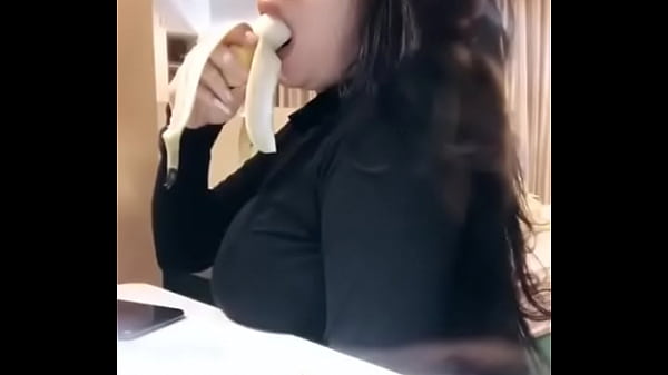 Monica Adhea, Cewek Model Indonesia, Lagi Ngewe Dengan Nafsu, Bibirnya Basah Penuh Hasrat.