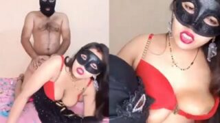 Montok Abis, Cewek Desi Colok Mulut Di Live Cam Panas.
