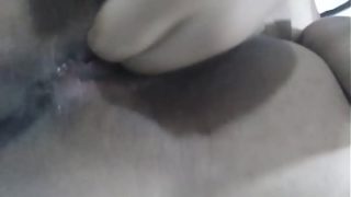 Arab Ibu Muslim Berjilbab Niqab Muncratin Memek Sambil Live Webcam, Hot Banget Sange Ngaceng