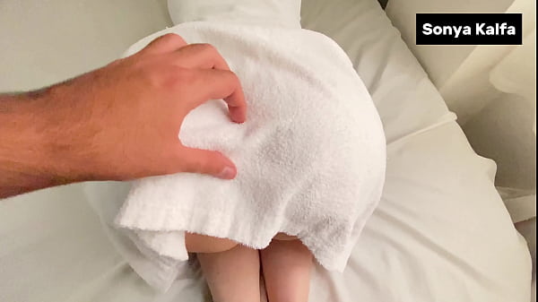 Ibu Tiri Seksi Digenjot Habis Abis Abis Renang