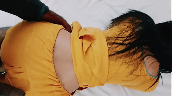 Desi Chachi Lagi Ngewe Hot Sambil Meraung-raung.