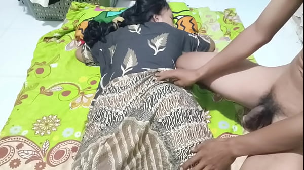 Ngentot Bu Ratna, Istri Sepi Yang Doyan Digenjot Tiap Malem.