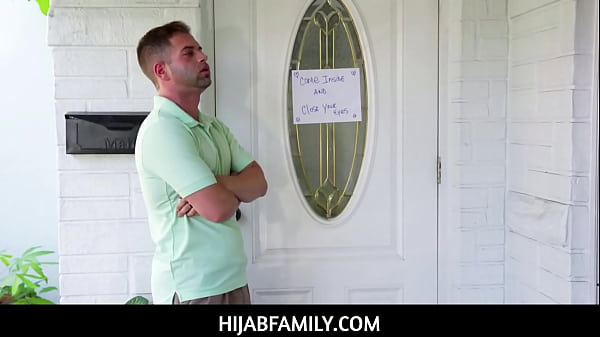 Hijabfamily – Pantat Arab Mulus Diobok-obok Sampai Klimaks!
