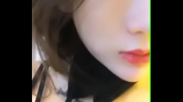 Cewek Cina Lagi Colmek Di Depan Kamera, Muka Malu-malu Tapi Tangan Nggak Berhenti Mainin Memek Basah.