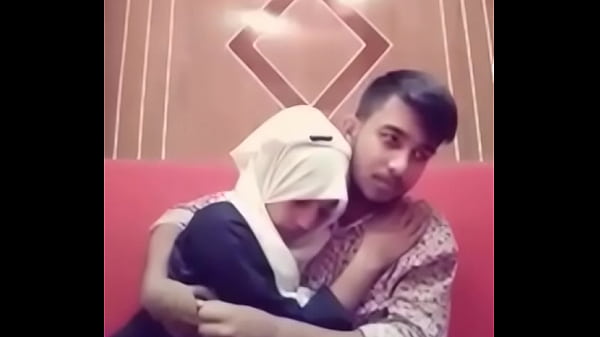 Desi Cewek Cowok Lagi Ciuman Basah Di Kamar Hotel