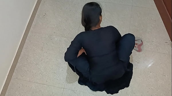Cewek Pembantu India Desi Lagi Digenjot Sama Tuan Rumah, Suara Hindi Jelas Bikin Makin Panas.