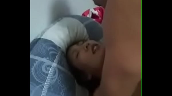Suami Lihat Istri China Digenjot Bule Putih Pertama Kali, Kontolnya Tegang Lihat Muncrat.