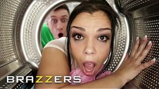 Tontonan Panas! Para Bintang Brazzers Terjebak Di Situasi Liar, Berujung Ngentot Sampai Mampus Di Kompilasi Paling Brutal Ini!