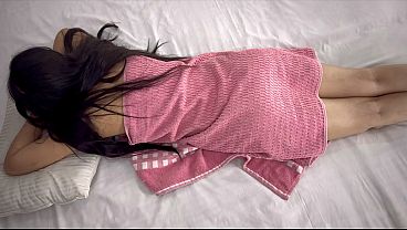 Bule Cewek Nri Minta Dipijit Pantat Sama Pelayan, Trus Dikocok Memek Sama Dibejek Pantat Gede.