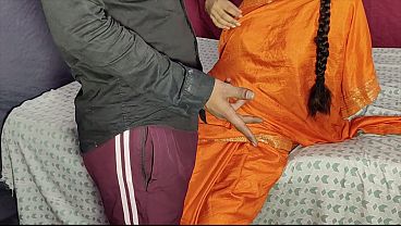 Dever Ne Desi Bhabhi Ki Chut Ki Pyaas Garam Kar Di, Bas Ab To Muh Mein Le Li.