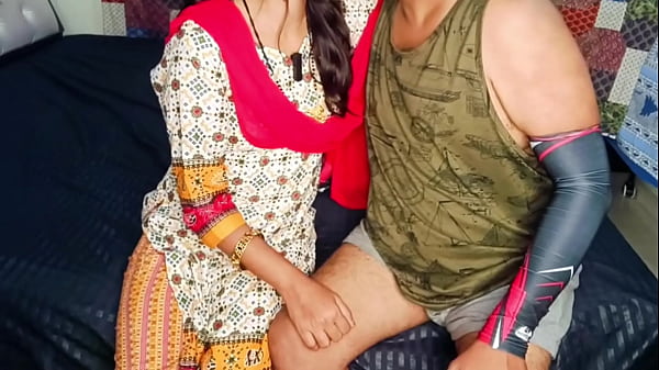 Mami Ko Paise Kamane Ka Muft Tarika Batakar Bhanje Ne Gaand Mar Di