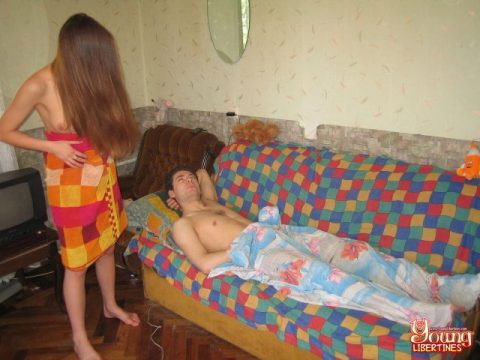 18 Videoz – Ngentot Vendi Di Memek, Minta Maaf Sambil Dikocok