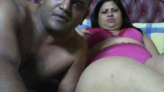 Live Show Foreplay Pasangan Lucknow, Main Basah-basahan Di Depan Kamera