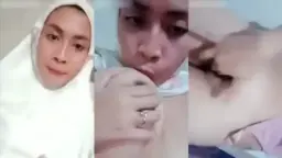 Ukhti Pamer Tubuh Bugil Cuma Pakai Mukenah, Siap Digoyang Binal.
