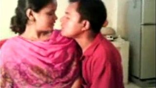 Video Mesum Desi Bhabhi Amatir Sama Adik Ipar Yang Nakal Banget