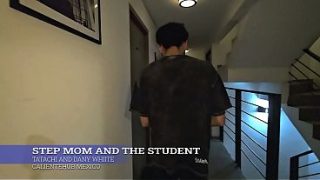 Ibu Tiri Lagi Ngajar Murid Panas, Bikin Basah Semua.