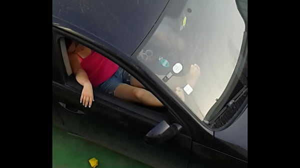 Gadis Arab Seksi Lagi Horny Di Tempat Umum, Bikin Ngilu Lihatnya.