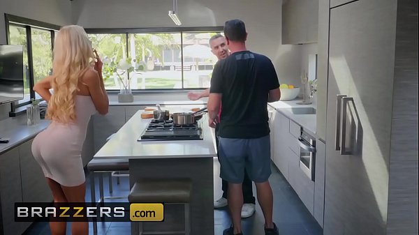 Real Wife Stories – Courtney Taylor Pinjam Tangan Buat Bantu Suaminya Yang Lagi Butuh Pelayanan Ekstra.