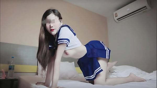 Gadis Sma Jepang Pake Seragam, Siap-siap Nge-gym Pagi, Badan Montok Nungguin Di Depan Sekolah.