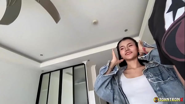 Johntronx – Ngencengin Tante Thailand Muda Sampai Bocor, Mulutnya Jago Ngewe