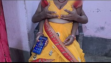 Ibu Rumah Tangga India Desi Lagi Main Seru Sama Suami, Ngewek Panas Di Ranjang.