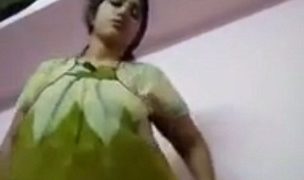 Aunty India Pamer Tubuh Telanjang, Pose Seksi Buat Sendiri.