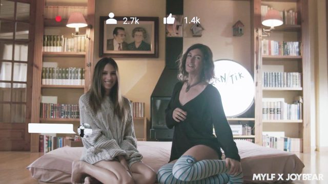 Nikmatin Aja Baby Nicols & Julia Roca, Main Basah-basah Enak Banget.