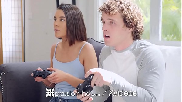 Kakak Tiri Ngewe Kontol Gede! Main Game Jadi Main Kontol