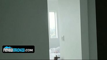 Blonde Babe Daisy Stone Dapatkan Semburan Panas Dari Kakak Tiri Yang Ngehe